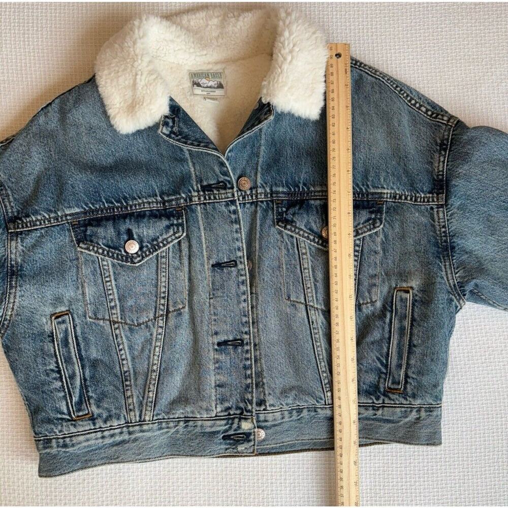 AE American Eagle Sherpa Lined Denim Jacket M oversized Cropped Trucker Preppy - Picture 8 of 8